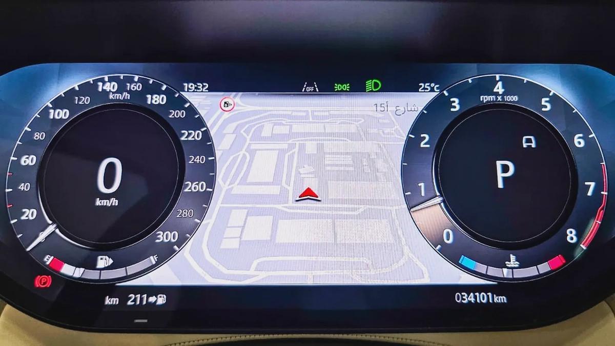 RANGE ROVER - VOGUE - HSE - V 8 P530 - GCC SPECS - UNDER WARRANTY - 2024 MODEL - WHITE/WHITE-4-4
