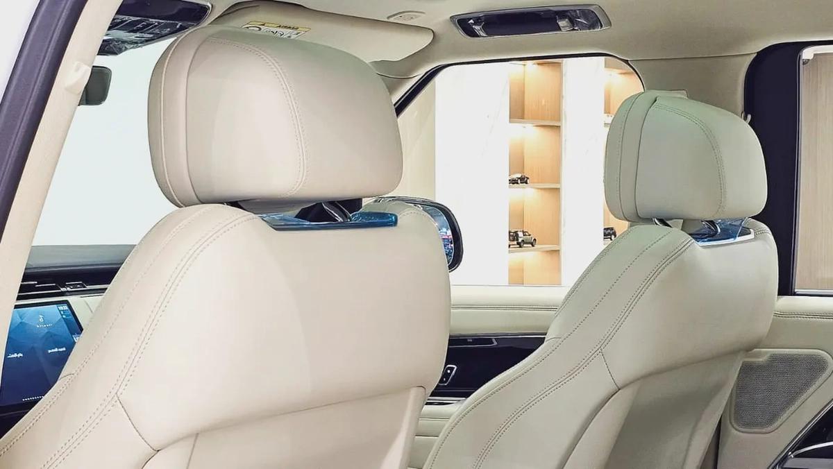 RANGE ROVER - VOGUE - HSE - V 8 P530 - GCC SPECS - UNDER WARRANTY - 2024 MODEL - WHITE/WHITE-10-10