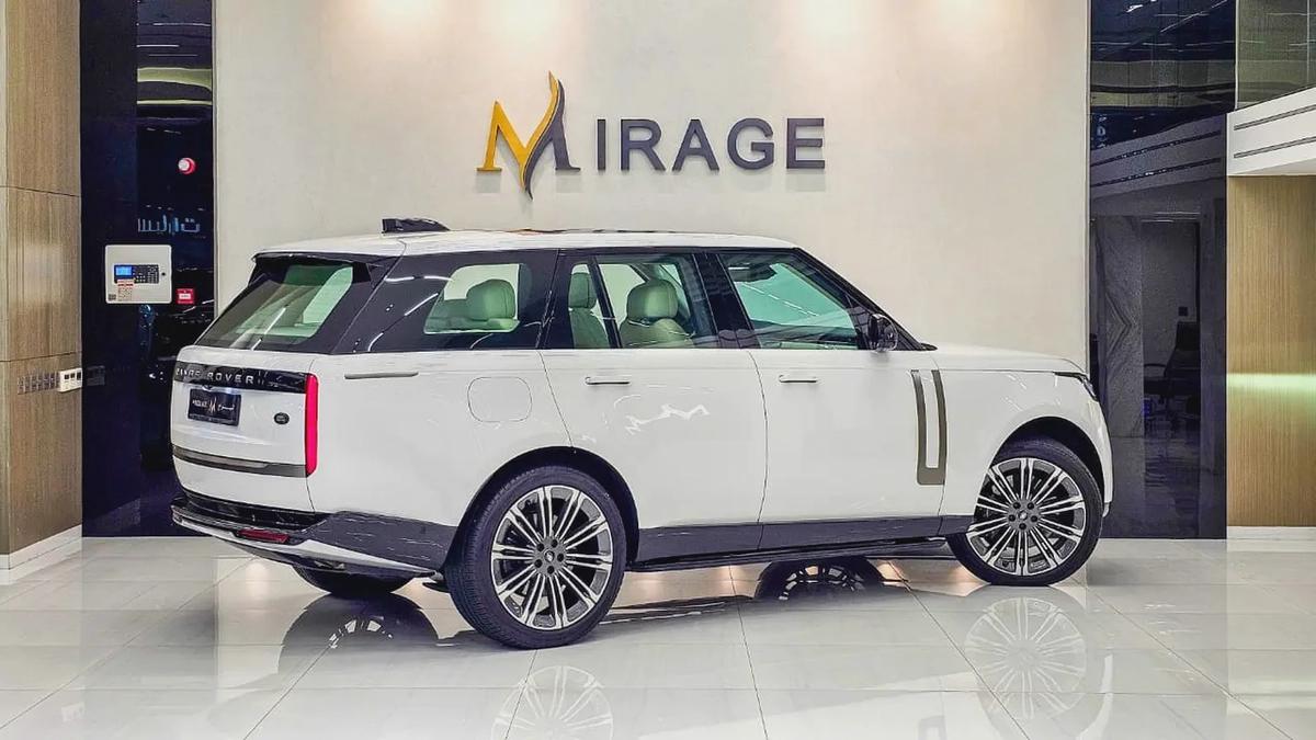 RANGE ROVER - VOGUE - HSE - V 8 P530 - GCC SPECS - UNDER WARRANTY - 2024 MODEL - WHITE/WHITE-15-15