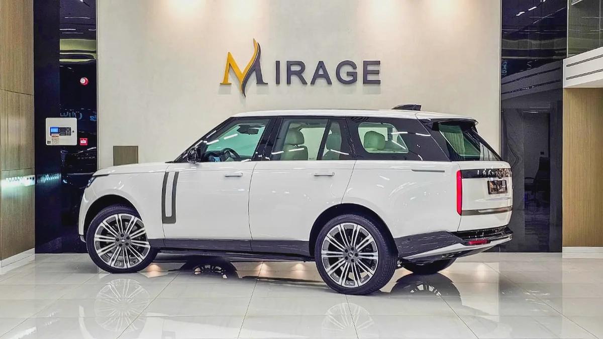 RANGE ROVER - VOGUE - HSE - V 8 P530 - GCC SPECS - UNDER WARRANTY - 2024 MODEL - WHITE/WHITE-16-16