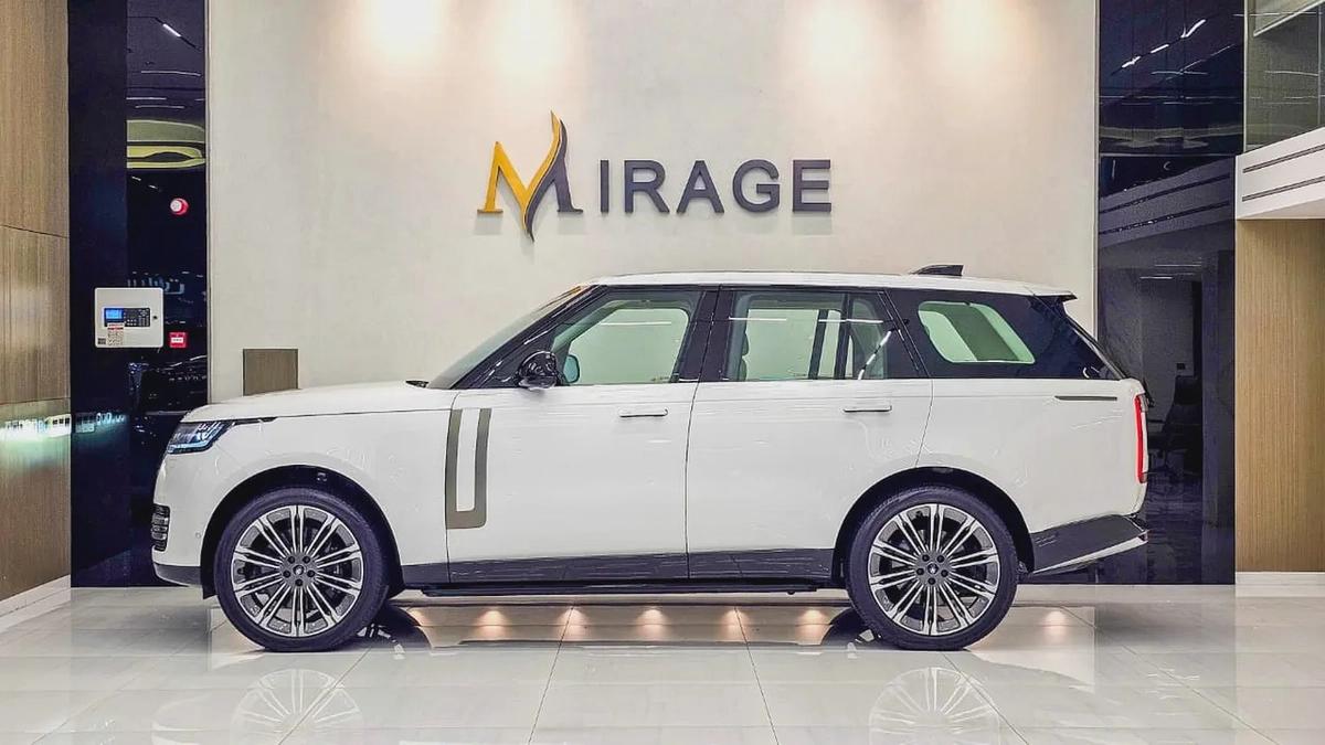 RANGE ROVER - VOGUE - HSE - V 8 P530 - GCC SPECS - UNDER WARRANTY - 2024 MODEL - WHITE/WHITE-17-17