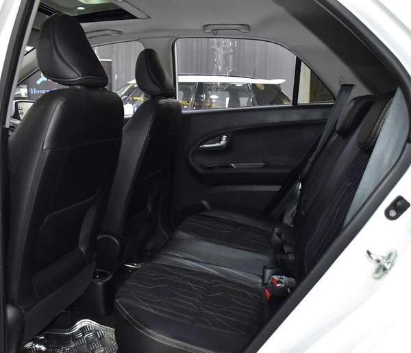KIA Picanto ( 2015 Model ) in White Color GCC Specs