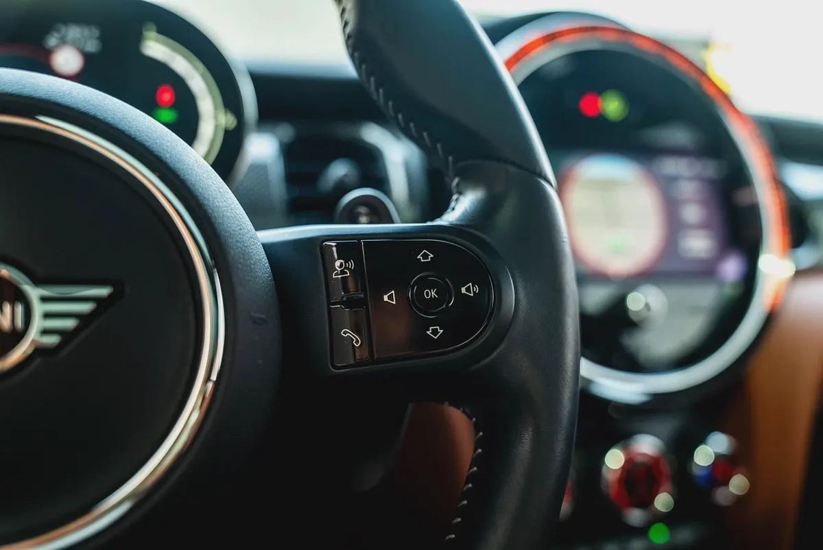 Mini Cooper S JCW Kit 2022 Full Service History GCC Low Mileage 2.0L Turbo 4 Cylinders-7-7