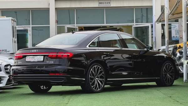 اودي A8L موديل ٢٠٢٦ خليجي تحت الضمان2026 Audi A8L quattro - GCC Specs - Brand New