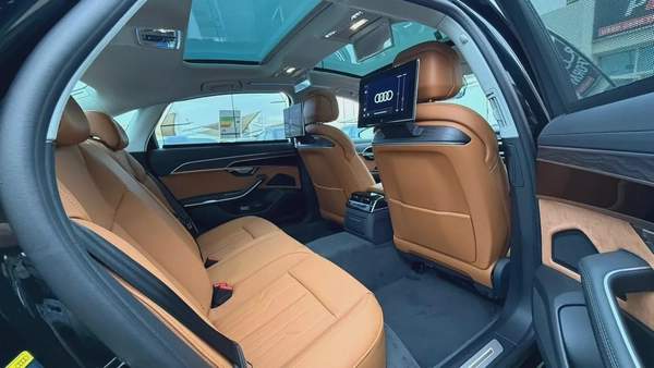 اودي A8L موديل ٢٠٢٦ خليجي تحت الضمان2026 Audi A8L quattro - GCC Specs - Brand New