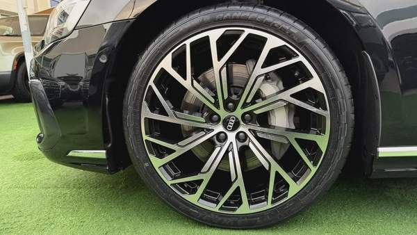اودي A8L موديل ٢٠٢٦ خليجي تحت الضمان2026 Audi A8L quattro - GCC Specs - Brand New