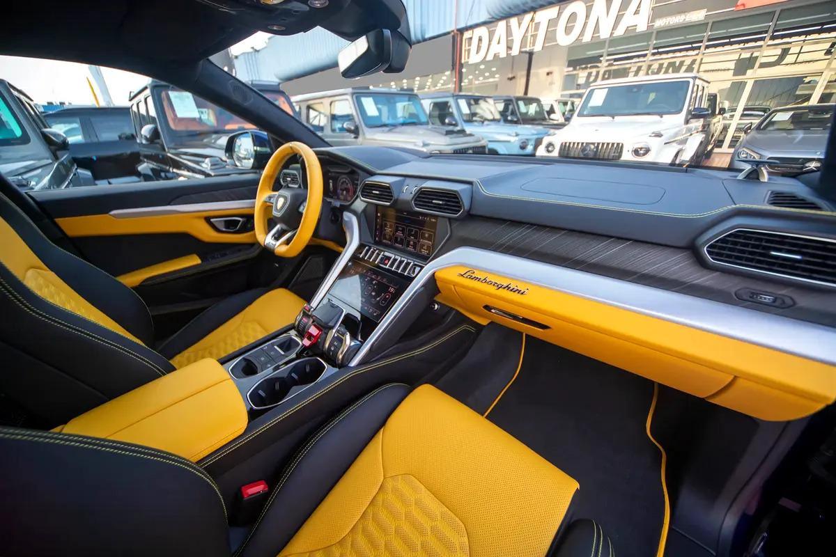 LAMBORGHINI URUS | 2019 | 46,672km| UNDER WARRANTY-19-19