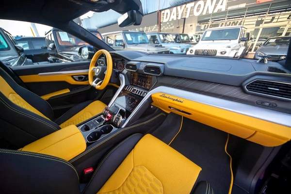 LAMBORGHINI URUS | 2019 | 46,672km| UNDER WARRANTY