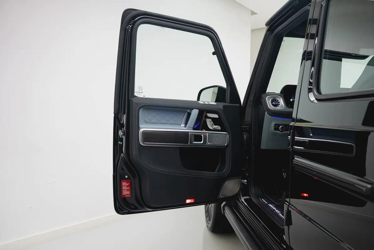 2025 MERCEDES BENZ G63 AMG. GCC | FULL CARBON | DOUBLE NIGHT PACKAGE | OBSIDIAN BLACK-6-6