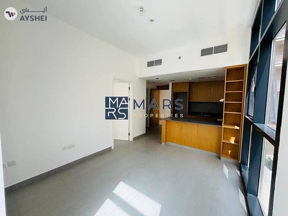 Bright and Airy 1BHK Corner Unit-4-4