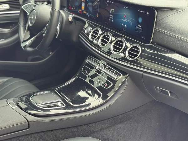 Mercedes-Benz E-Class E 400 4MATIC 2022 - Korean Specs