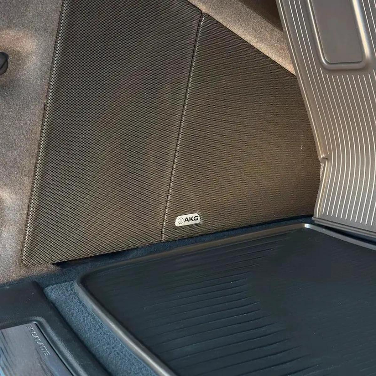 Cadillac Escalade Sport-6-6