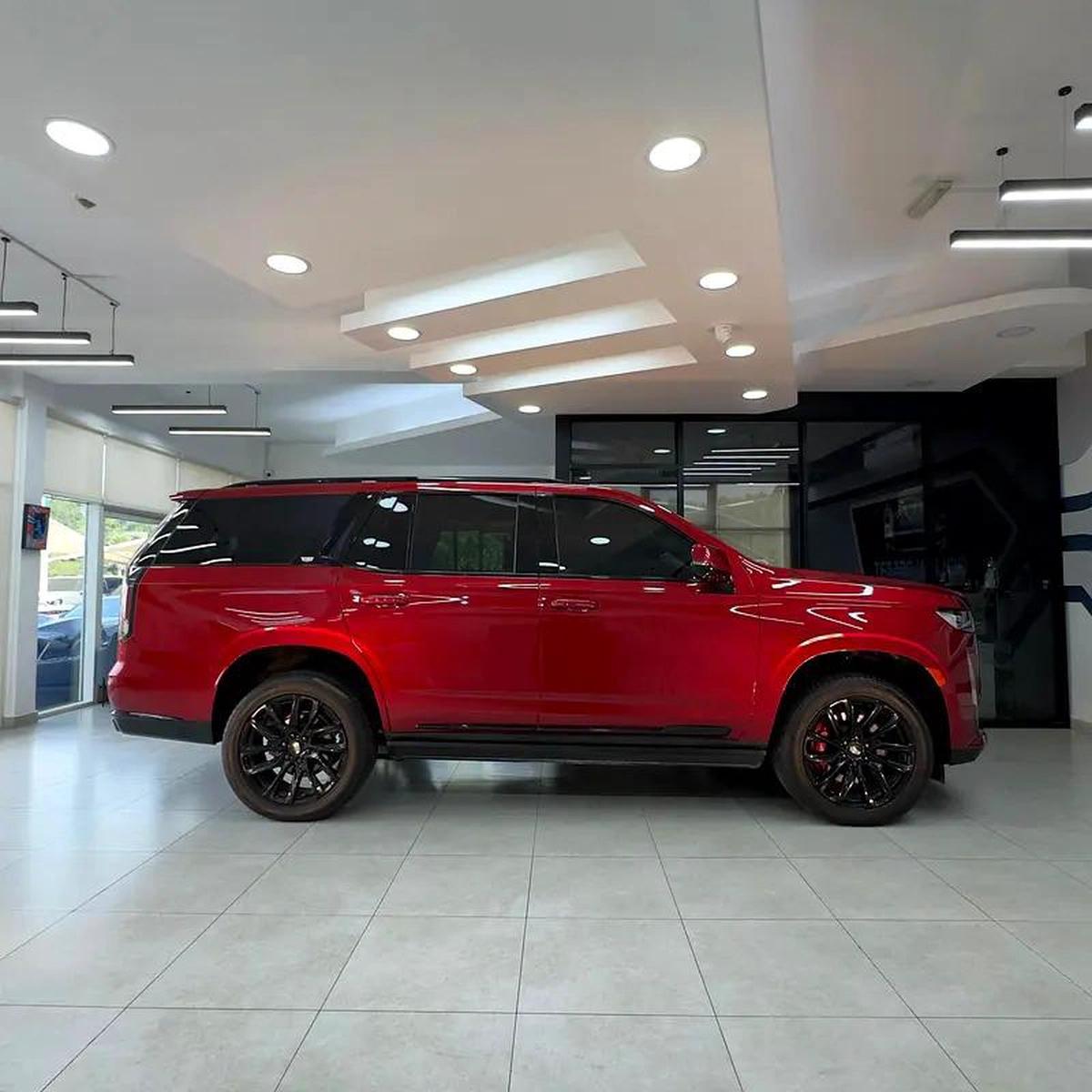 Cadillac Escalade Sport-16-16