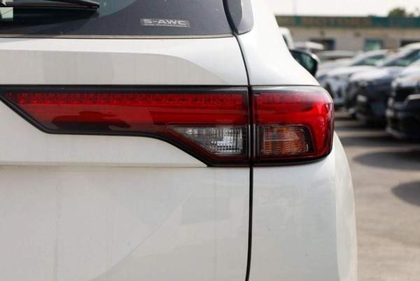 Mitsubishi Outlander OUTLANDER 2.5L