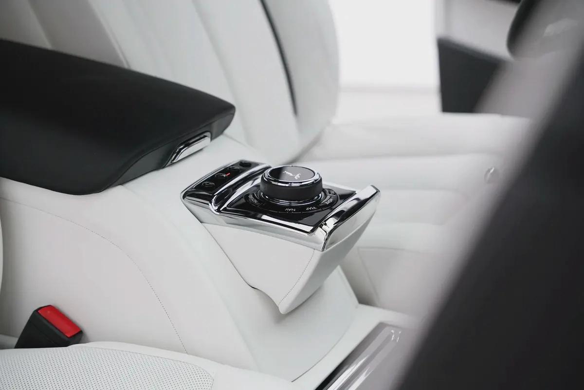 2026 ROLLS-ROYCE PHANTOM EWB WITH WARRANTY AND SERVICE CONTRACT-12-12
