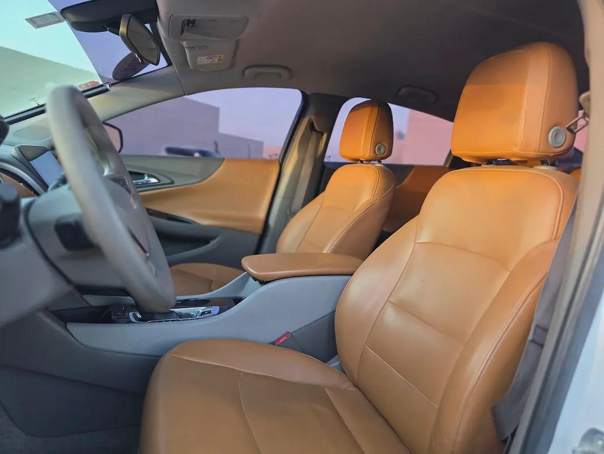 Chevrolet Malibu 2022-10-10