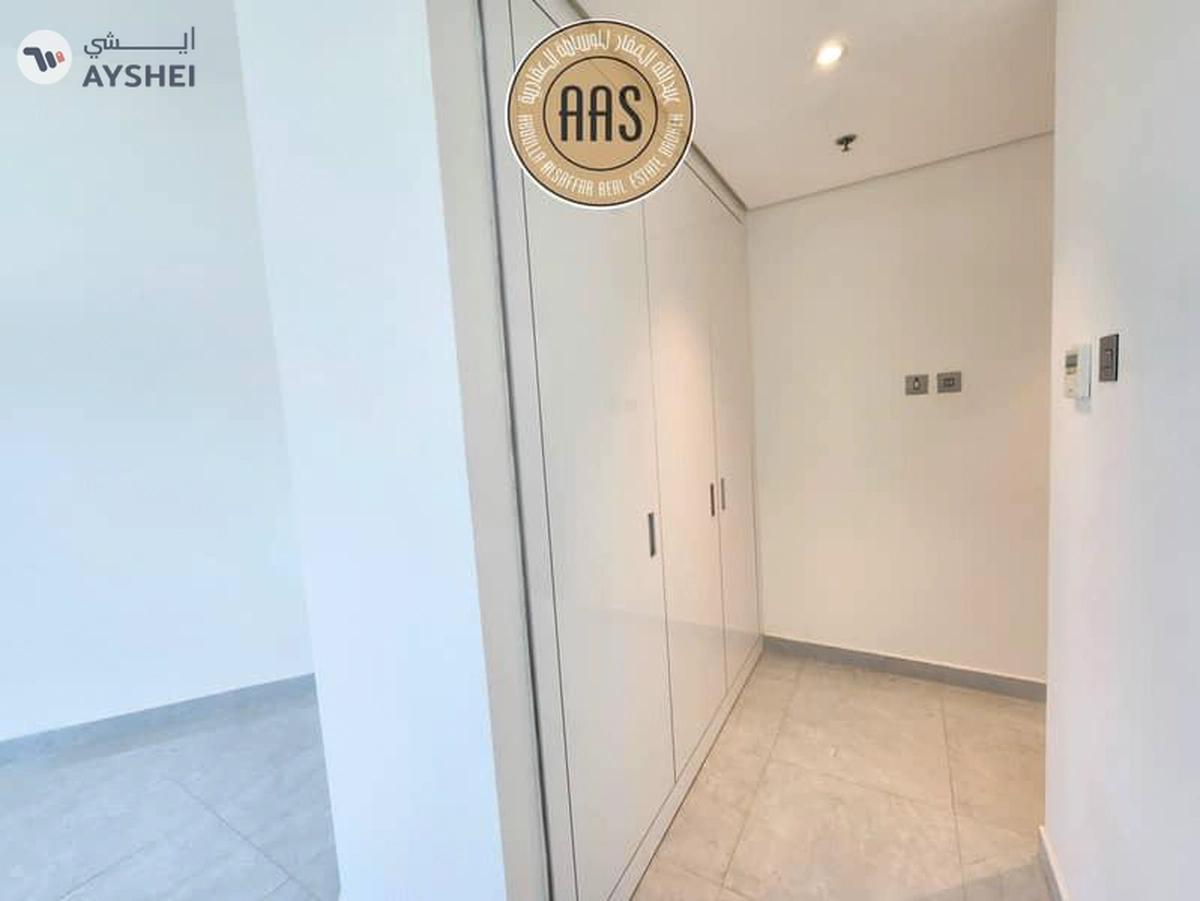 Like a brand new 2bhk//lavish interior//rent100k//all amenities//in arjan-4-4