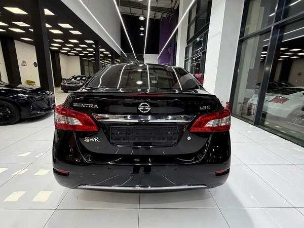 Nissan Sentra 1.8 SV GCC