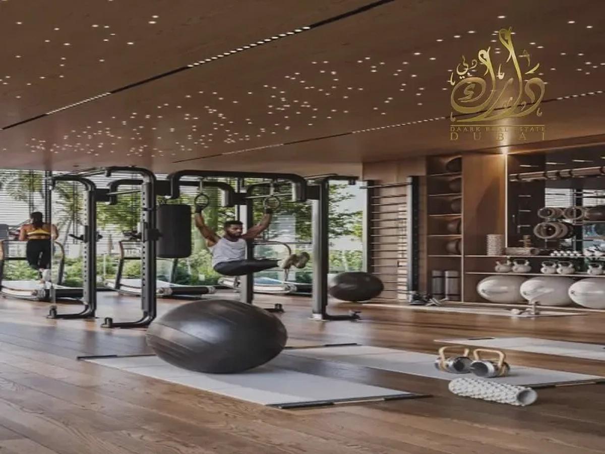 TOP VALUE l STRATEGIC LOCATION l LUXURY LIVING-4-4