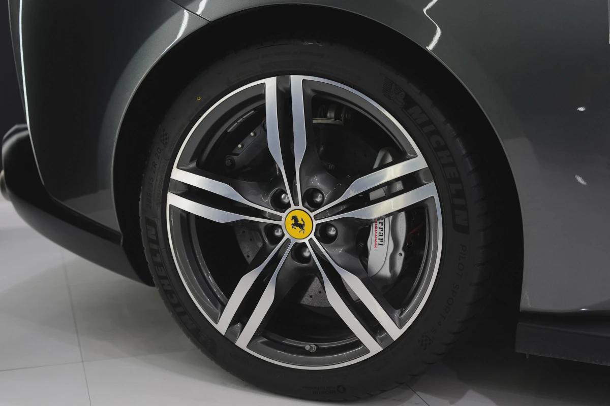 Ferrari Portofino-6-6