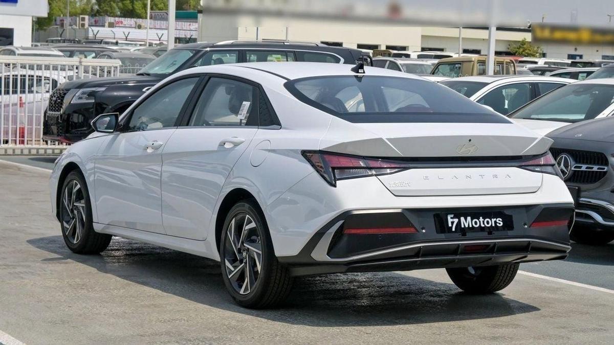 Hyundai Elantra-10-10