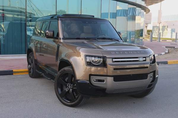 LAND ROVER DEFENDER ( 110 X-DYNAMIC HSE ) - GCC SPECS - 5 YEARS UNDER WARRANTY - ACCIDENT FREE -