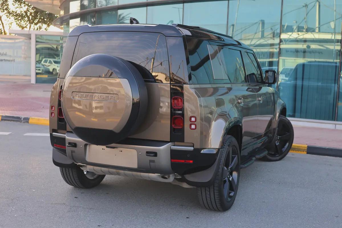 LAND ROVER DEFENDER ( 110 X-DYNAMIC HSE ) - GCC SPECS - 5 YEARS UNDER WARRANTY - ACCIDENT FREE --5-5