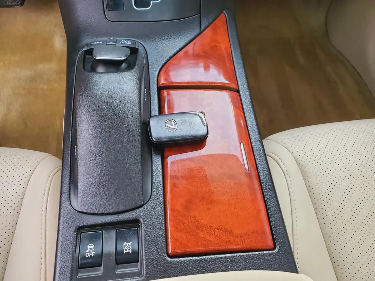 LEXUS RX350 2009 G.C.C FULL OPTION PANORAMIC ROOF IN EXCELLENT CONDITION-10-10