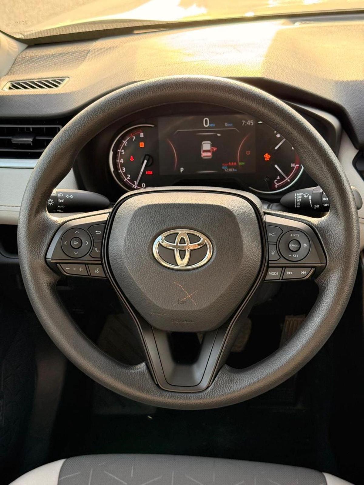 Toyota RAV4 XLE 4X4 Full option 2025-10-10