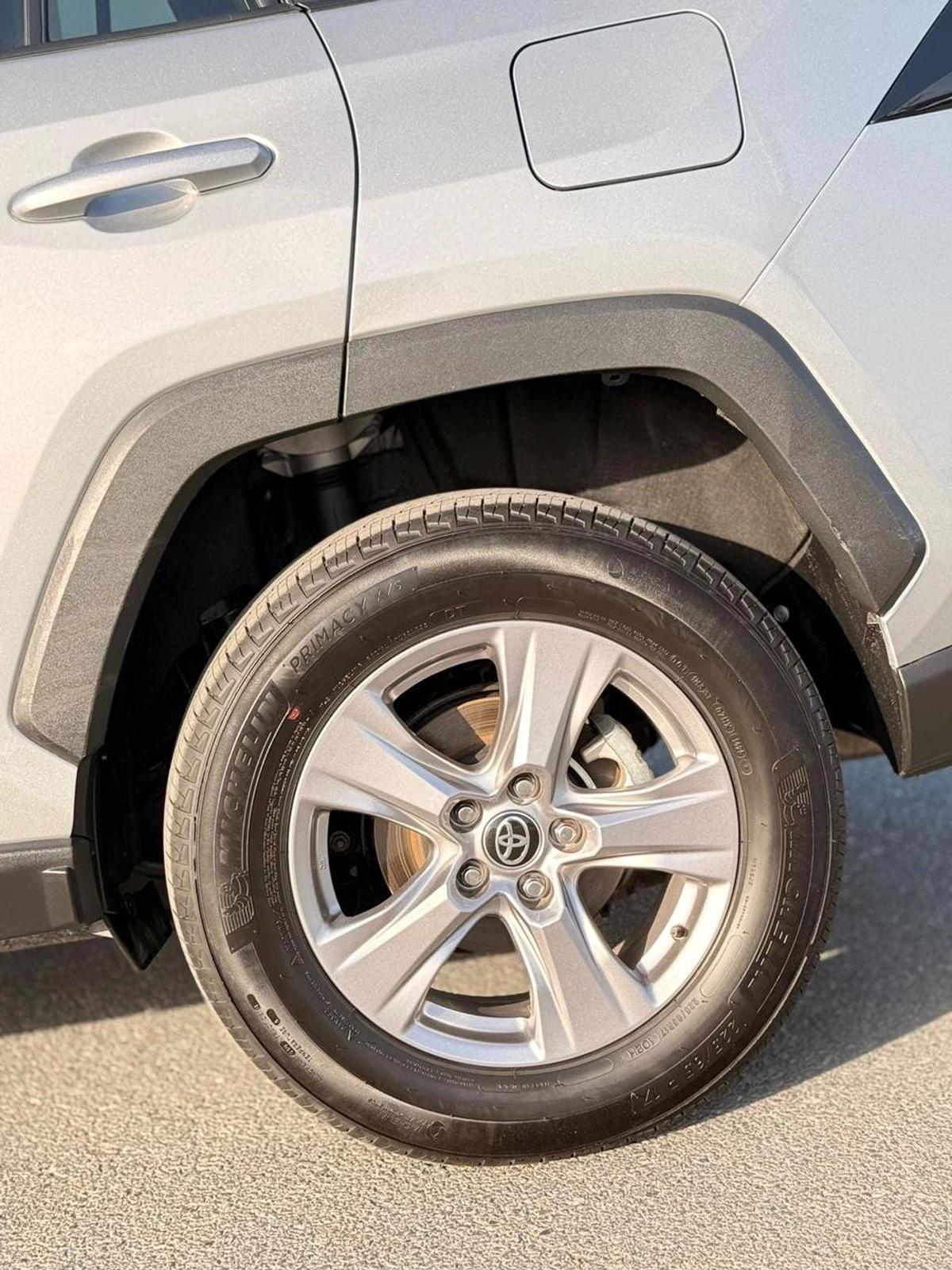 Toyota RAV4 XLE 4X4 Full option 2025-11-11