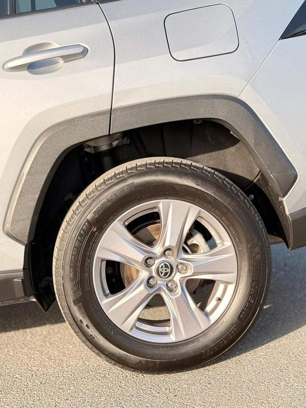 Toyota RAV4 XLE 4X4 Full option 2025