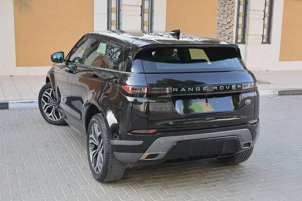 EVOQUE P250 HSE - GCC SPECS - FULL SERVICE HISTORY - ACCIDENT FREE - UNDER WARRANTY -