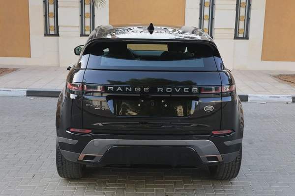 EVOQUE P250 HSE - GCC SPECS - FULL SERVICE HISTORY - ACCIDENT FREE - UNDER WARRANTY -