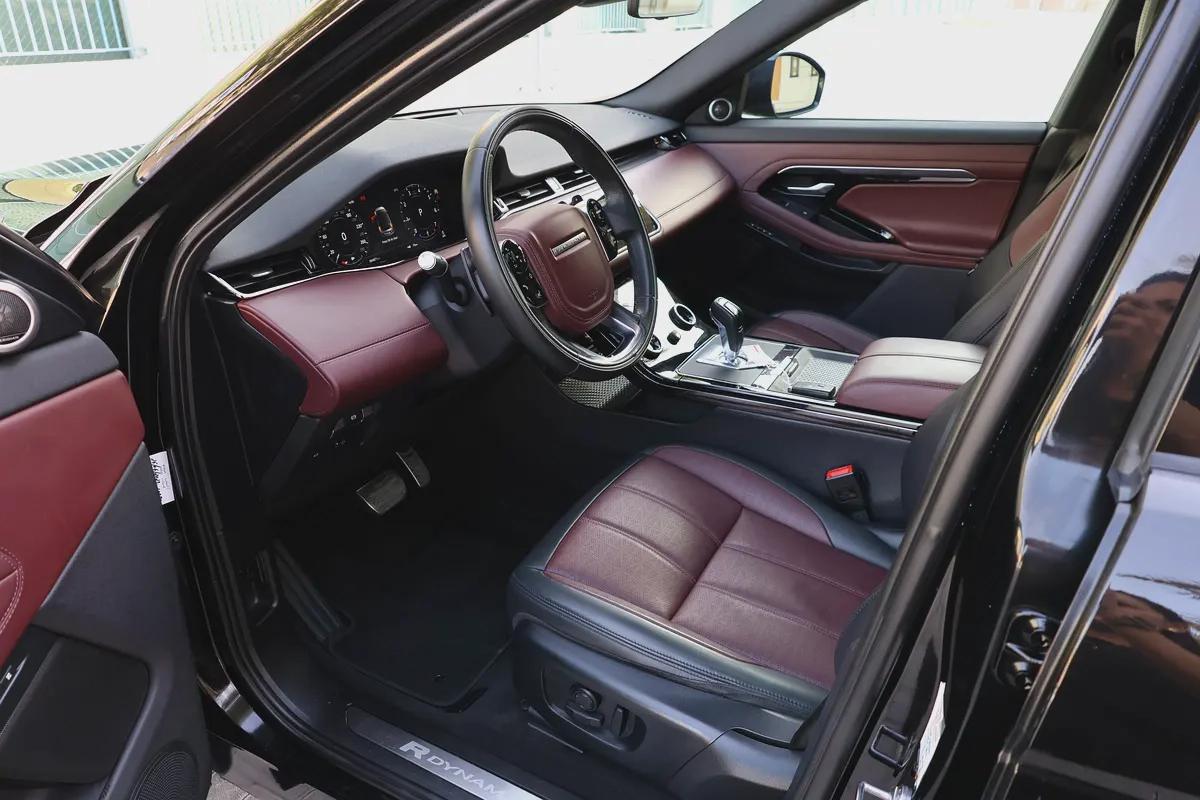 EVOQUE P250 HSE - GCC SPECS - FULL SERVICE HISTORY - ACCIDENT FREE - UNDER WARRANTY --11-11