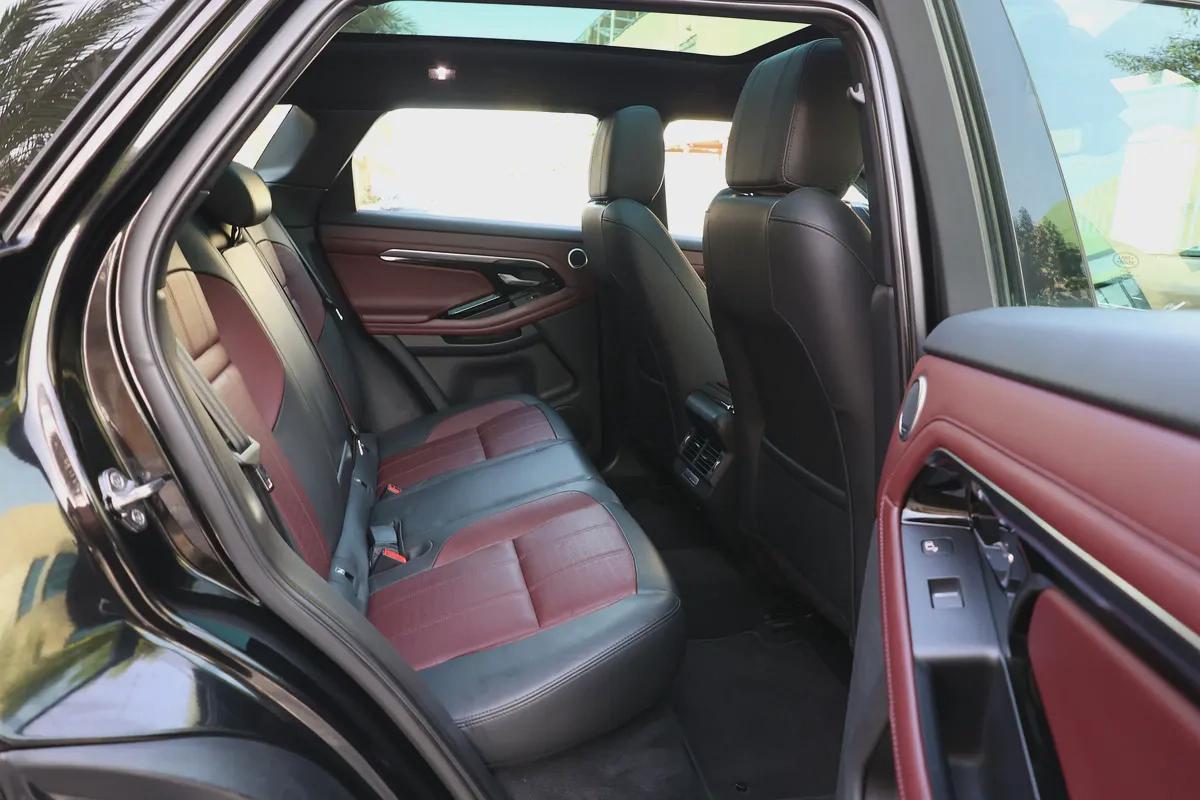 EVOQUE P250 HSE - GCC SPECS - FULL SERVICE HISTORY - ACCIDENT FREE - UNDER WARRANTY --19-19