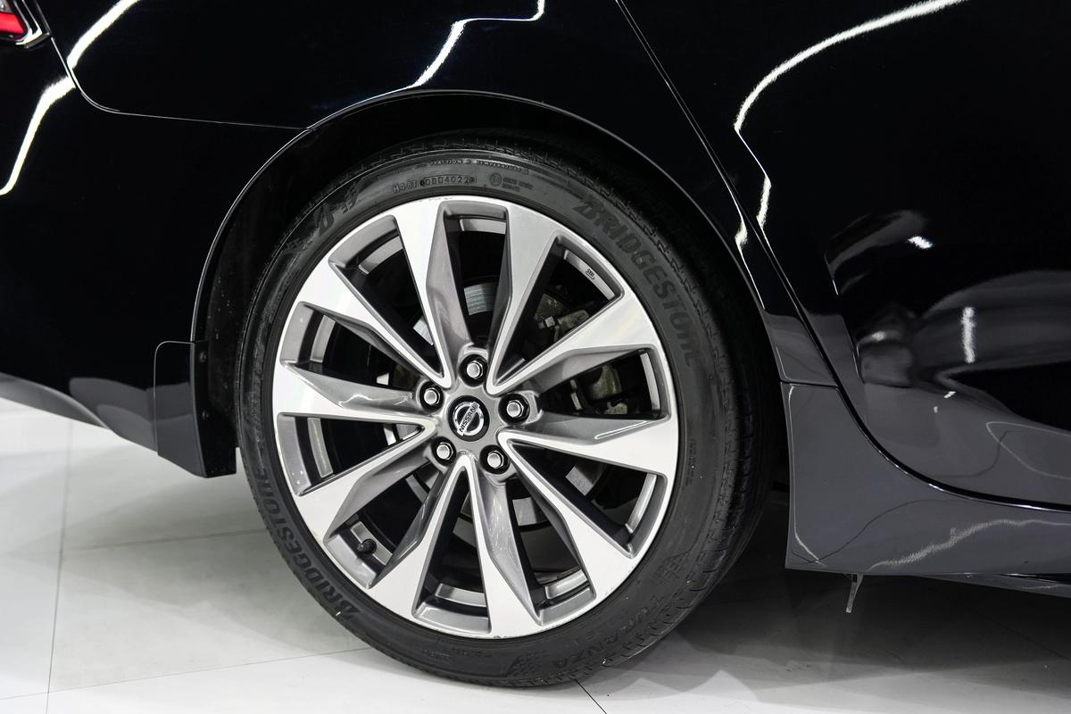 Nissan Maxima SR 2022-13-13