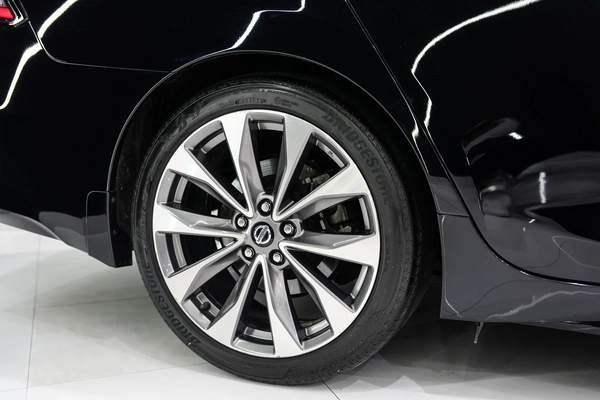 Nissan Maxima SR 2022