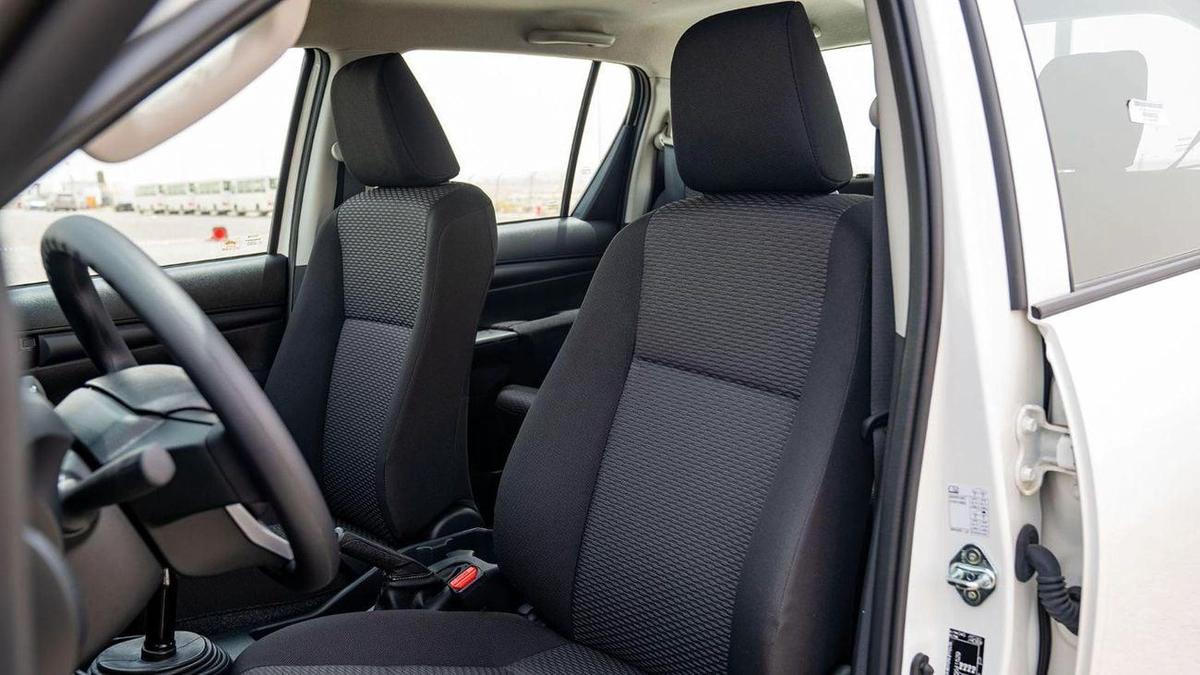 Toyota Hilux 2.4 ديزل-11-11