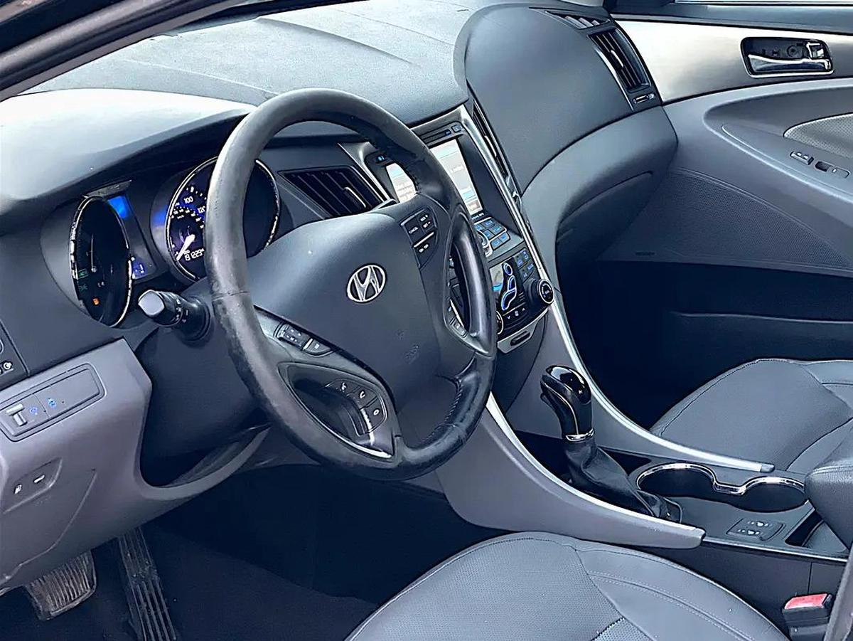 HYUNDAI SONATA | HYBRID | LIMITED | FREE ACCIDENT | WELL MAINTAINED-15-15
