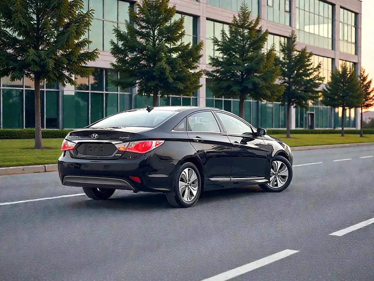 HYUNDAI SONATA | HYBRID | LIMITED | FREE ACCIDENT | WELL MAINTAINED-14-14