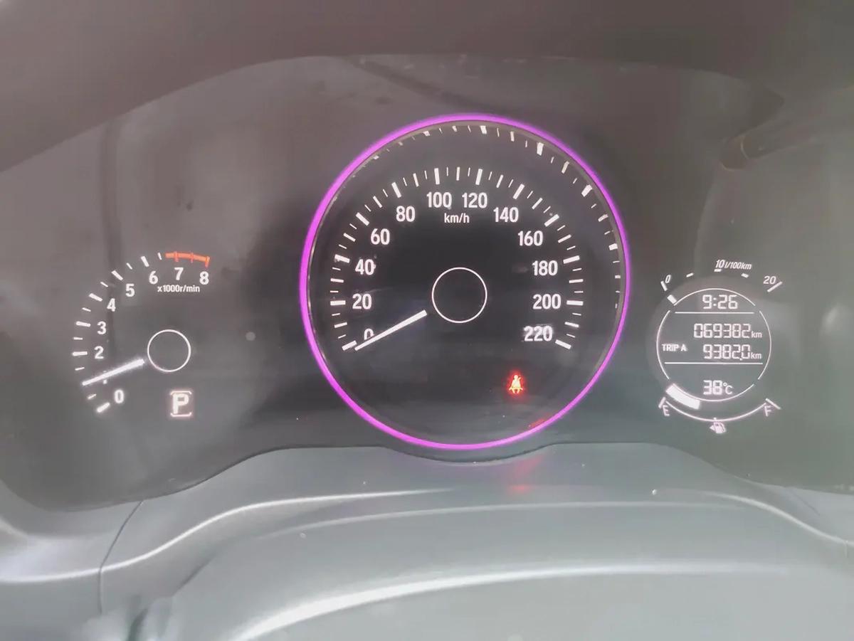 Honda HRV 2020 GCC MID Immaculate Condition Low KM Car Perfect For Family-11-11