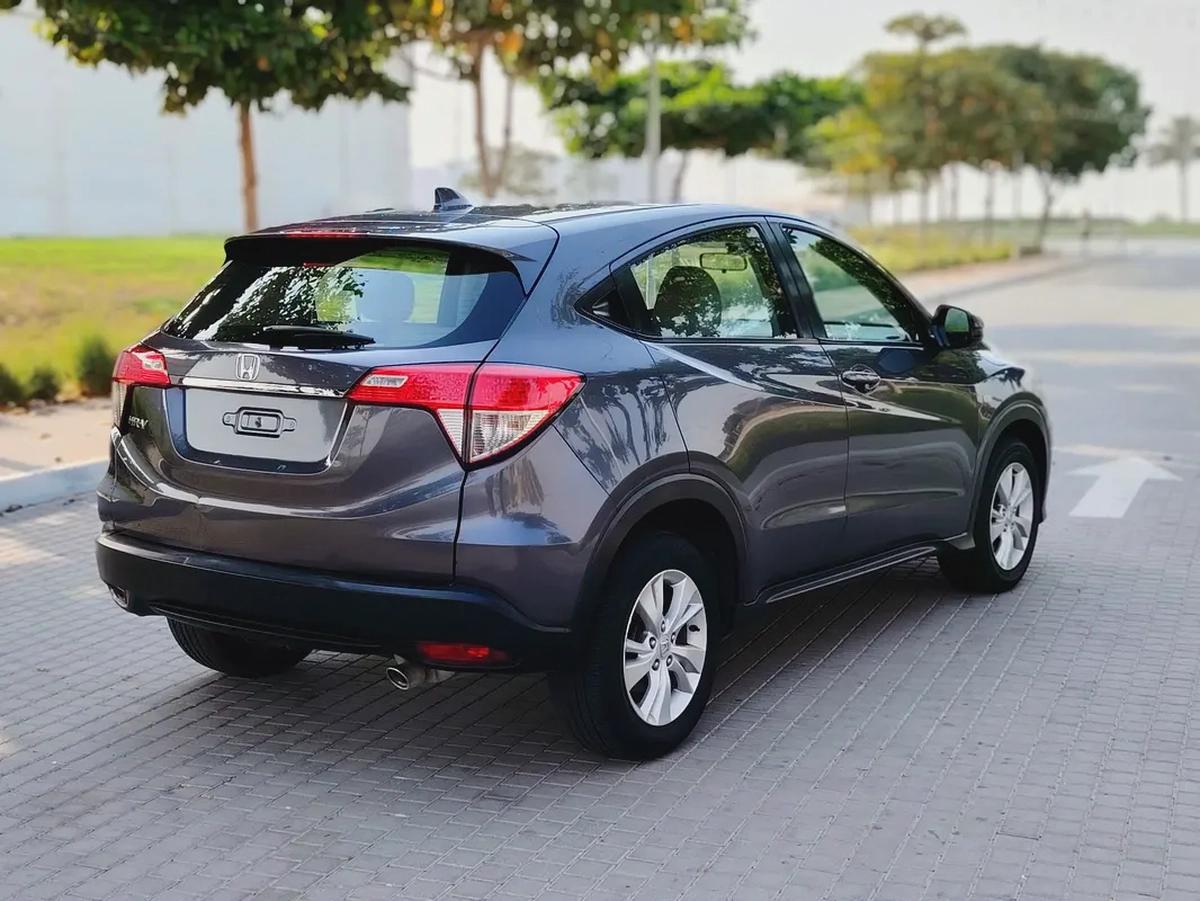 Honda HRV 2020 GCC MID Immaculate Condition Low KM Car Perfect For Family-13-13