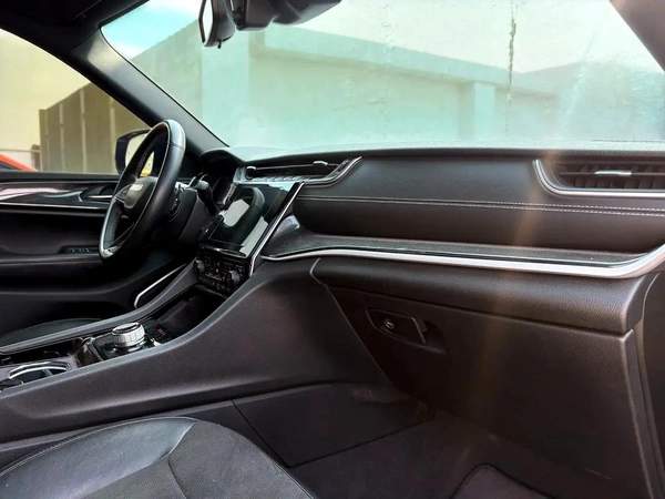 AED 2,070 P.M | 0% DOWN PAYMENT | JEEP GRAND CHEROKEE | AGENCY WARRANTY & SERVICE CONTRACT | GCC