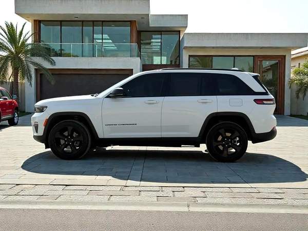 AED 2,070 P.M | 0% DOWN PAYMENT | JEEP GRAND CHEROKEE | AGENCY WARRANTY & SERVICE CONTRACT | GCC