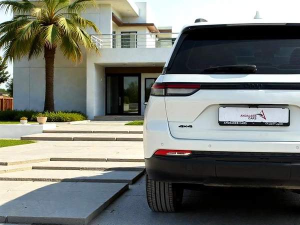 AED 2,070 P.M | 0% DOWN PAYMENT | JEEP GRAND CHEROKEE | AGENCY WARRANTY & SERVICE CONTRACT | GCC