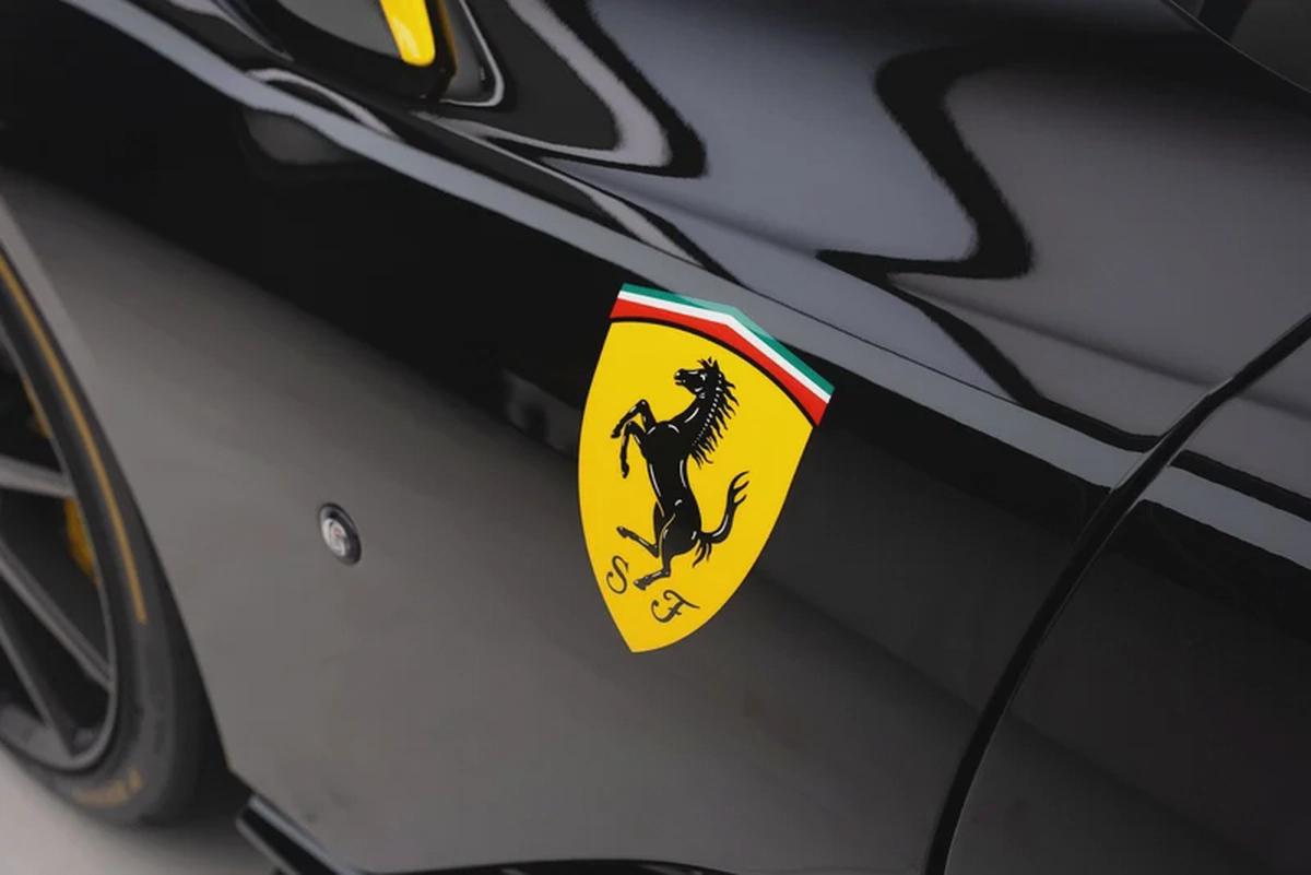2023 FERRARI 812 COMPETZIONE.-15-15