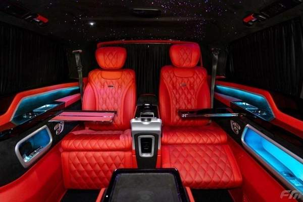 Mercedes-Benz V 250 VIP BUSINESS VAN – FULL LUXURY OPTION | BRAND NEW | GCC | 2023
