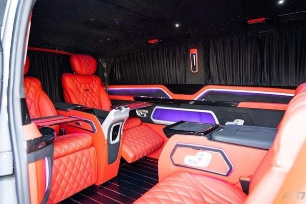 Mercedes-Benz V 250 VIP BUSINESS VAN – FULL LUXURY OPTION | BRAND NEW | GCC | 2023