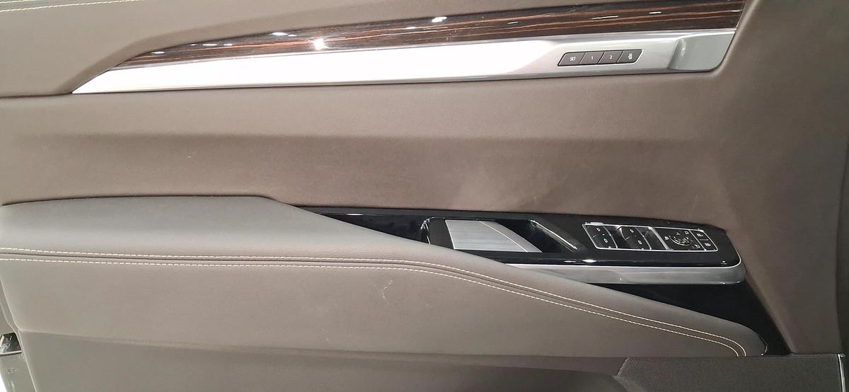 2025 CADILAC Escalad ESV // PLATINUM SPORT -8-8