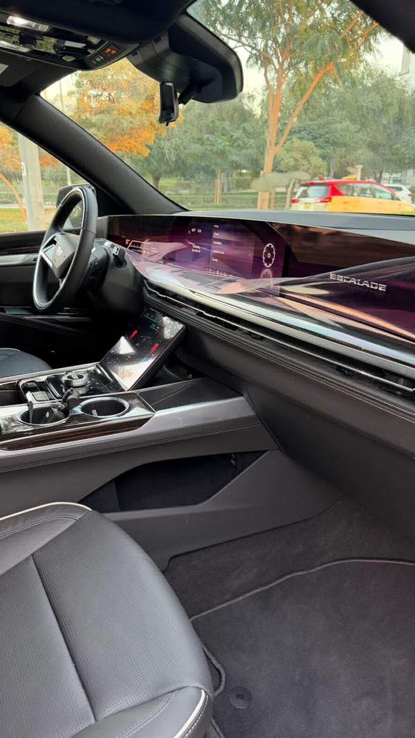 2025 CADILAC Escalad ESV // PLATINUM SPORT